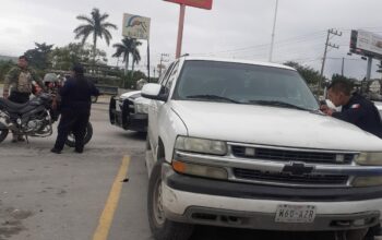 Policías municipales de Valles recuperaron camioneta robada