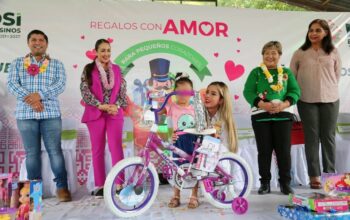 DIF Estatal lleva felicidad a niñas y niños de la Huasteca con entrega de juguetes