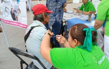 Buena respuesta ciudadana en jornada gratuita de vacunación en Ciudad Valles