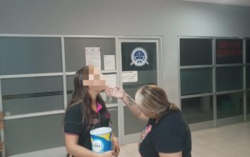 En pleno 8M, hombre viola orden de restricción y agrede a mujer en camión urbano