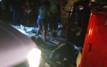 Tragedia en Tancanhuitz: mueren padre e hijo tras volcadura; siete lesionados