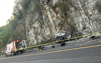 Identifican a jóvenes fallecidos tras brutal choque en la autopista Valles-Rayón
