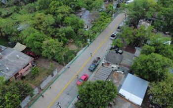 Alcalde David Medina entrega obra que mejora movilidad en la colonia 20 de Noviembre