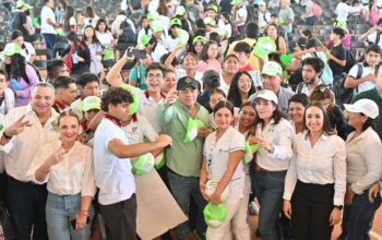 Ricardo Gallardo anuncia 3 mil becas para impulsar el acceso a la educación superior