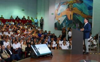 SLP participa en debate nacional sobre uso de celulares en escuelas