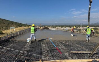 Mantienen en ejecución 85 obras de infraestructura en las cuatro regiones de SLP