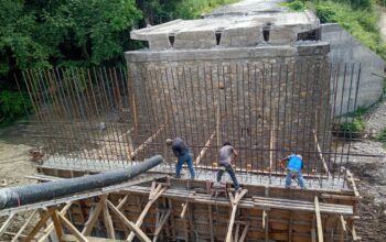 Lluvias retrasan rehabilitación del puente La Sagrada Familia en Tanquián